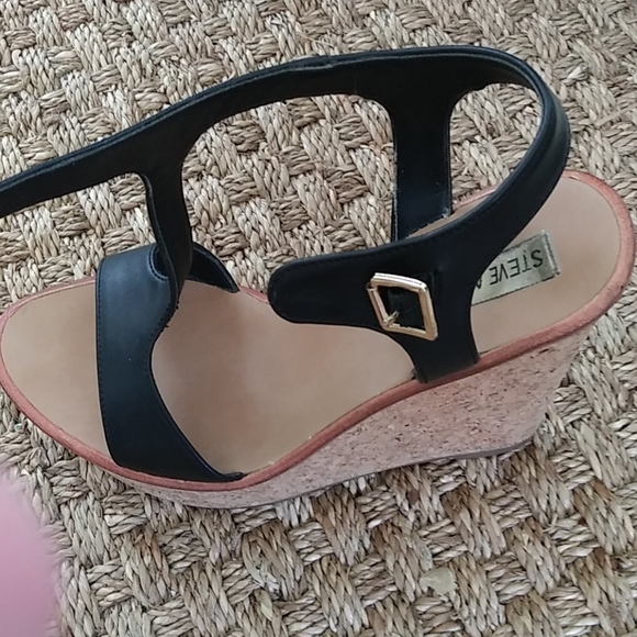 Steve Madden open wedge flat soles - Picture 4 of 4